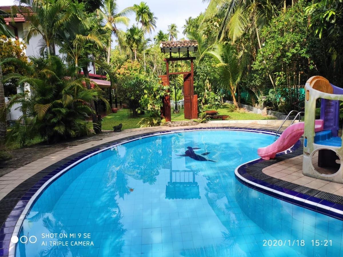 Manik Villa Bentota Exterior photo